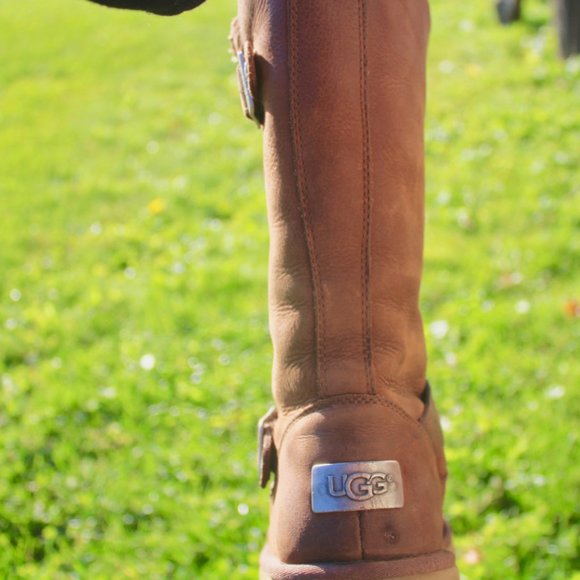 UGG (Sutter) Brown Size 8 Boot Weather Resistant - Picture 5 of 14